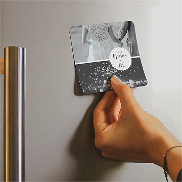 Remerciement mariage avec programme magnet - Mise en situation