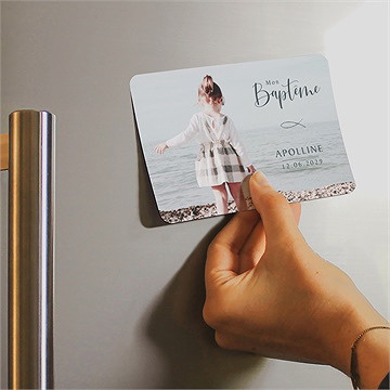 Faire-part de baptême jolie sagesse magnet - Mise en situation