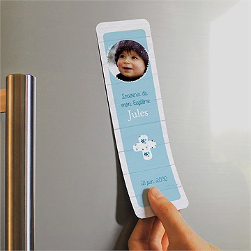 Signet baptême noeud et croix magnet - Mise en situation