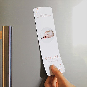 Signet baptême subtil tressage magnet - Mise en situation