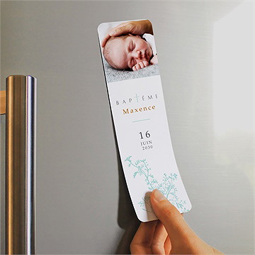 Signet baptême gravure en rond magnet - Mise en situation