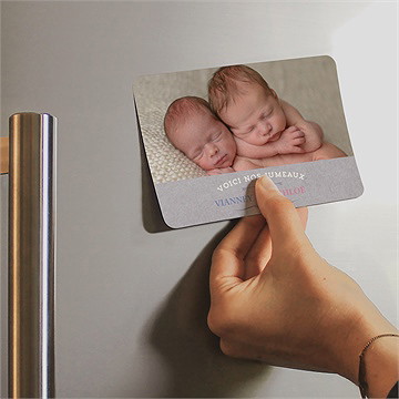 Faire-part naissance annonce jumeaux magnet - Mise en situation