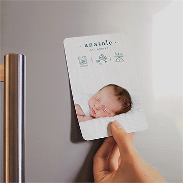 Faire-part naissance vert emeraude magnet - Mise en situation