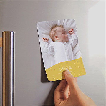 Faire-part naissance en jaune toute ! magnet - Mise en situation