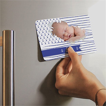 Faire-part naissance petit marin magnet - Mise en situation