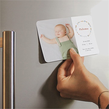 Faire-part naissance dans sa bulle magnet - Mise en situation