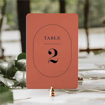 Numéro de table mariage en terracotta - Mise en situation