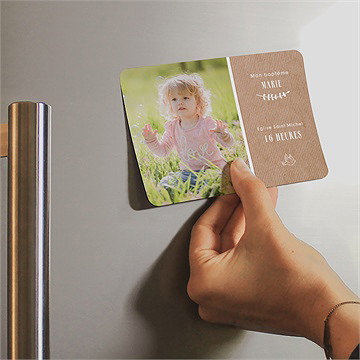 Faire-part de baptême pele mele photo magnet - Mise en situation