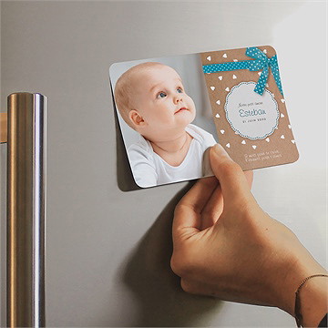 Faire-part naissance gros nœud et pois magnet - Mise en situation
