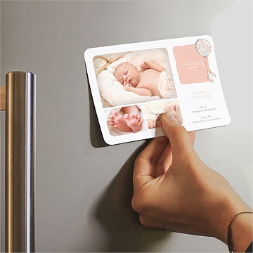 Faire-part de baptême petit lapin baptême magnet - Mise en situation