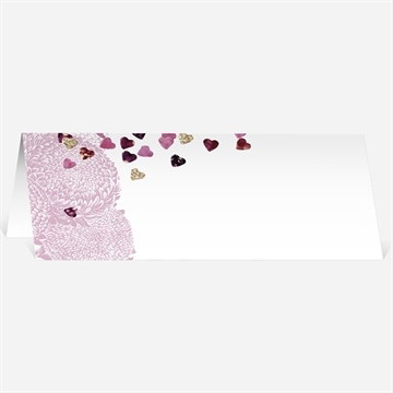 Marque-place mariage bouquet de fleurs et coeurs