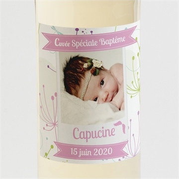 Etiquette de bouteille baptême fanions roses en fête