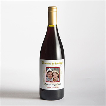 Etiquette de bouteille mariage passeport de l'amour - Mise en situation