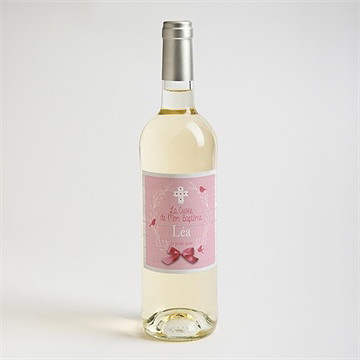 Etiquette de bouteille baptême jolie composition - Mise en situation