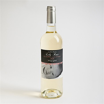 Etiquette de bouteille naissance ardoise vintage et typographie - Mise en situation