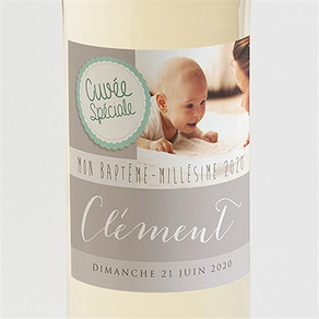 Etiquette de bouteille baptême jolie frimousse