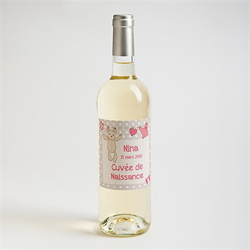 Etiquette de bouteille naissance fil à linge illustré - Mise en situation
