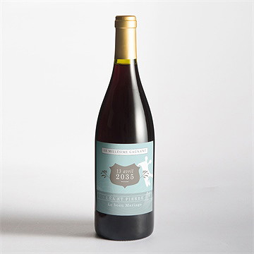 Etiquette de bouteille mariage photo handball - Mise en situation