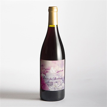 Etiquette de bouteille mariage eclosion - Mise en situation