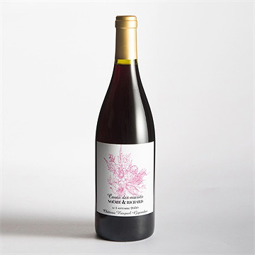 Etiquette de bouteille mariage champêtre rose original - Mise en situation