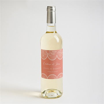 Etiquette de bouteille mariage corail original - Mise en situation