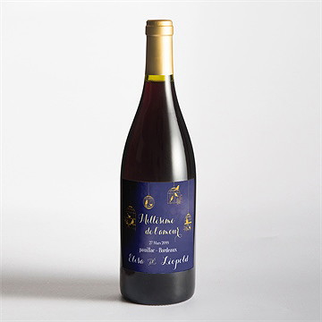 Etiquette de bouteille mariage bleu nuit - Mise en situation