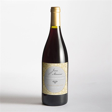 Etiquette de bouteille mariage jaune et blanc - Mise en situation