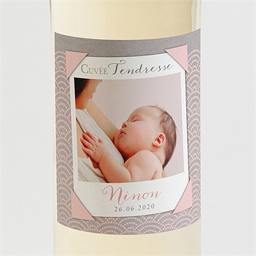 Etiquette de bouteille baptême forme originale