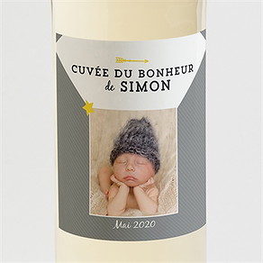 Etiquette de bouteille naissance noir et jaune