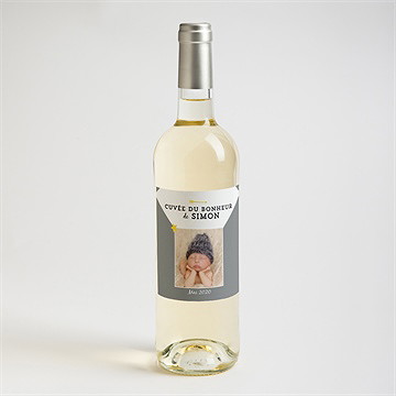 Etiquette de bouteille naissance noir et jaune - Mise en situation