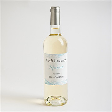 Etiquette de bouteille naissance photo bébé avec bracelet - Mise en situation