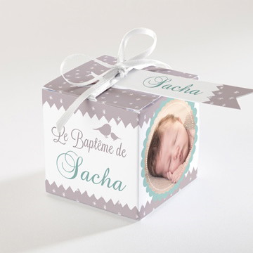 Boîte de dragées baptême colombe et banderoles