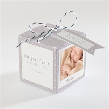 Boîte de dragées baptême photos en cascade