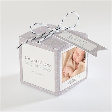Boîte de dragées baptême photos en cascade