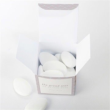 Boîte de dragées baptême photos en cascade - Intérieur de la boîte