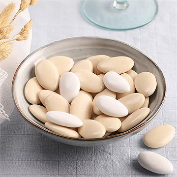 Dragées écru pour mariage - chocolat - Mise en situation