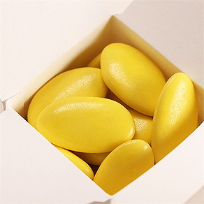 Dragées jaune mimosa pour baptême - chocolat
