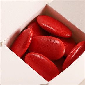 Dragées rouge coquelicot pour baptême - chocolat