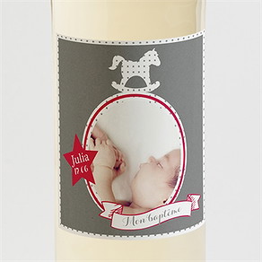 Etiquette de bouteille baptême joli cheval à bascule