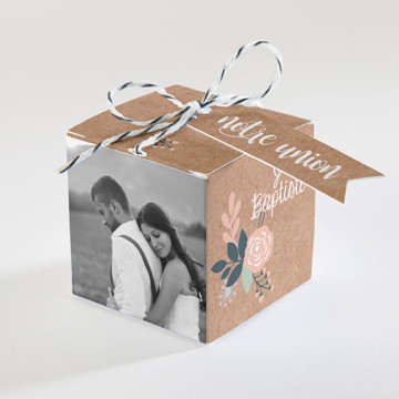 Boîte de dragées mariage délicat dénouement