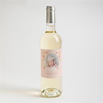 Etiquette de bouteille baptême douceur végétale rose - Mise en situation