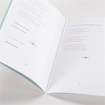 Livret de messe baptême pictos rond et kraft - Mise en situation