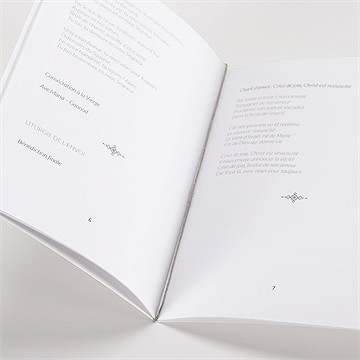 Livret de messe baptême croix couronnée - Mise en situation