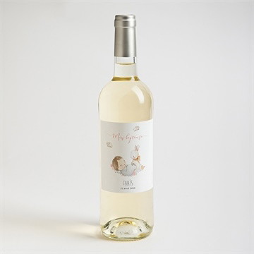 Etiquette de bouteille baptême enfant bercé de tendresse - Mise en situation