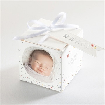 Boîte de dragées baptême portrait en tourbillon