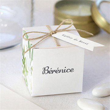 Boîte de dragées communion ornements