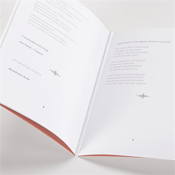 Livret de messe communion colombe dorée - Mise en situation