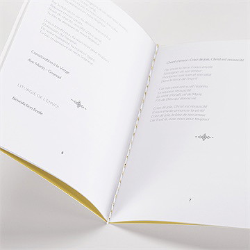 Livret de messe baptême joli portrait - Mise en situation