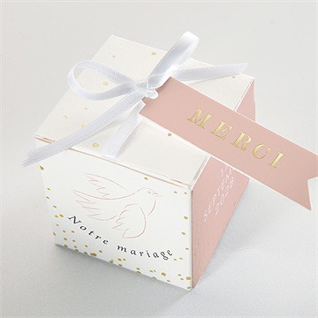 Boîte de dragées mariage l'essentiel en initiales - Dessus de la boîte