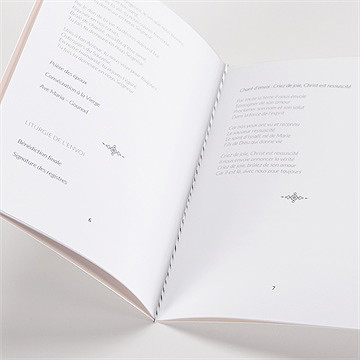 Livret de messe mariage en terracotta - Mise en situation